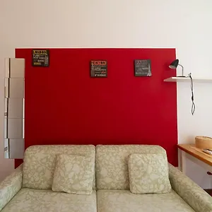 Appartement Hbhall Navigli 21, Milan