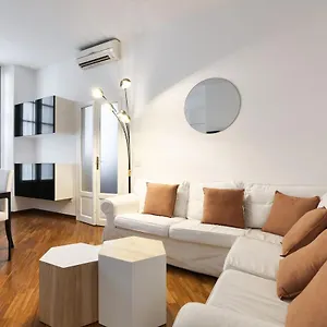  Apartment Charming San Babila Apt.